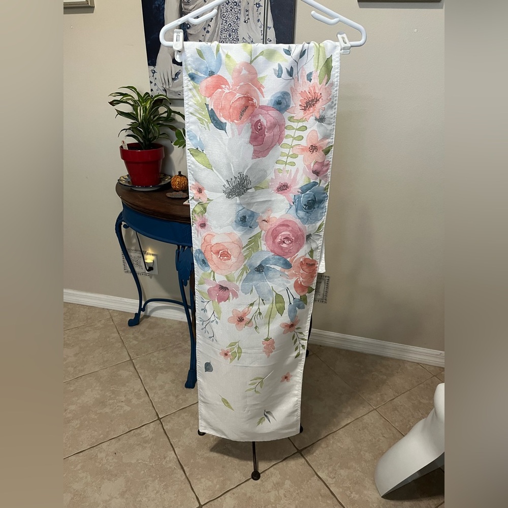 Floral Table Runner Cloth